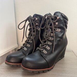 ESprit Black Lace-Up Ankle Boots